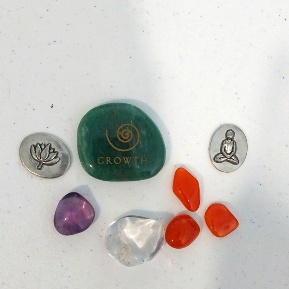 LAST DAY TODAY 5/31 lot of gemstones and talismans